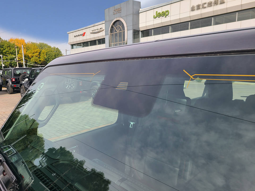 九游娱乐：北京牧马人4s店2024款罗宾汉两门黑色优惠(图3)