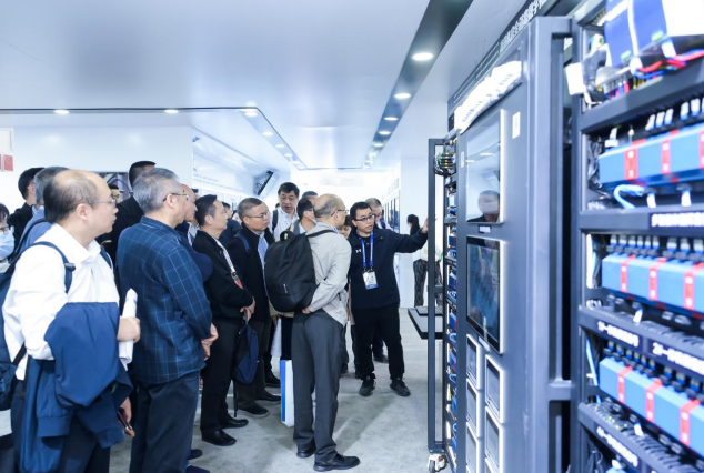 九游娱乐：美的发布建筑节能更新解决方案以数智低碳技术助力建筑绿色升级(图3)