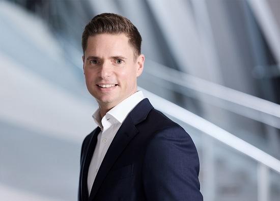 奔驰可持续投入再加码佟欧福：协同供应链实现“零排放”出行愿景 title=