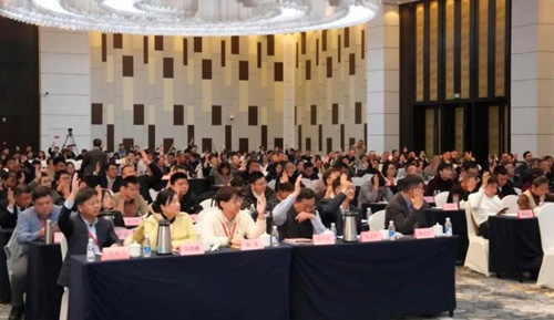 参加中国建筑节能协会第四届第二次理事会暨绿色建筑与“好房子”高质量发展论坛调研天津门窗行业骨干企业 title=