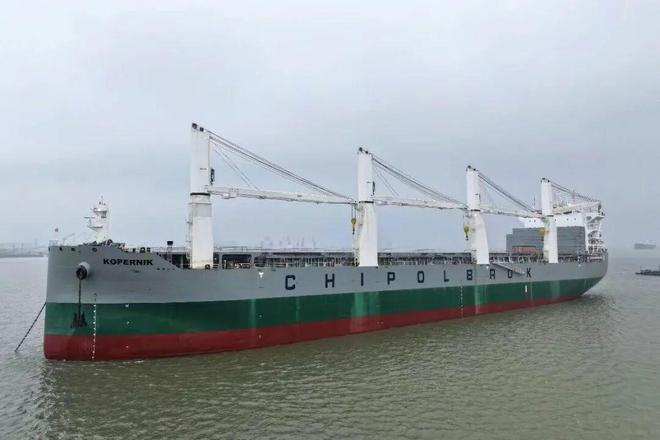 中波公司62万载重吨“哥白尼”轮正式命名(图2)